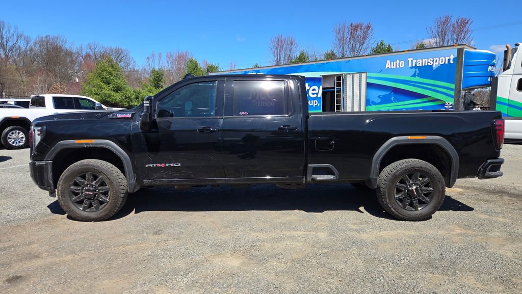 Used 2024 GMC Sierra 3500 AT4 w/ AT4 Preferred Package AWD/4WD image 4