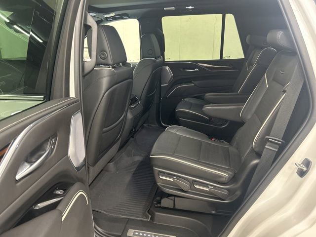 Used 2024 Cadillac Escalade Premium Luxury w/ Performance Package AWD/4WD image 9