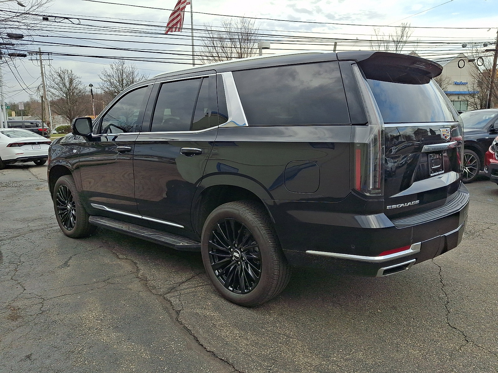 Used 2025 Cadillac Escalade Premium Luxury image 9