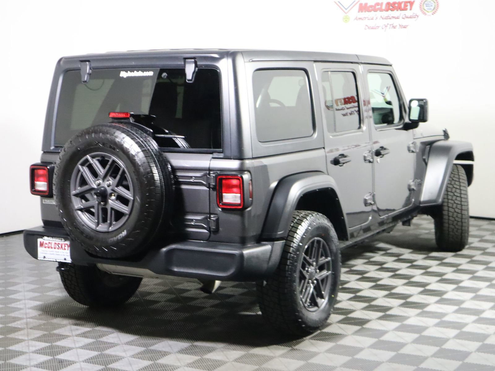 Used 2024 Jeep Wrangler Sport S image 6