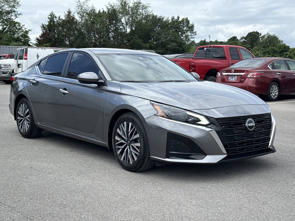 Used 2023 Nissan Altima 2.5 SV FWD video 1