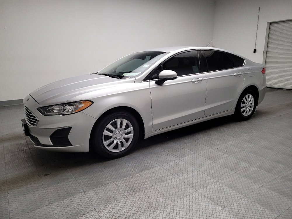 Used 2019 Ford Fusion S image 2