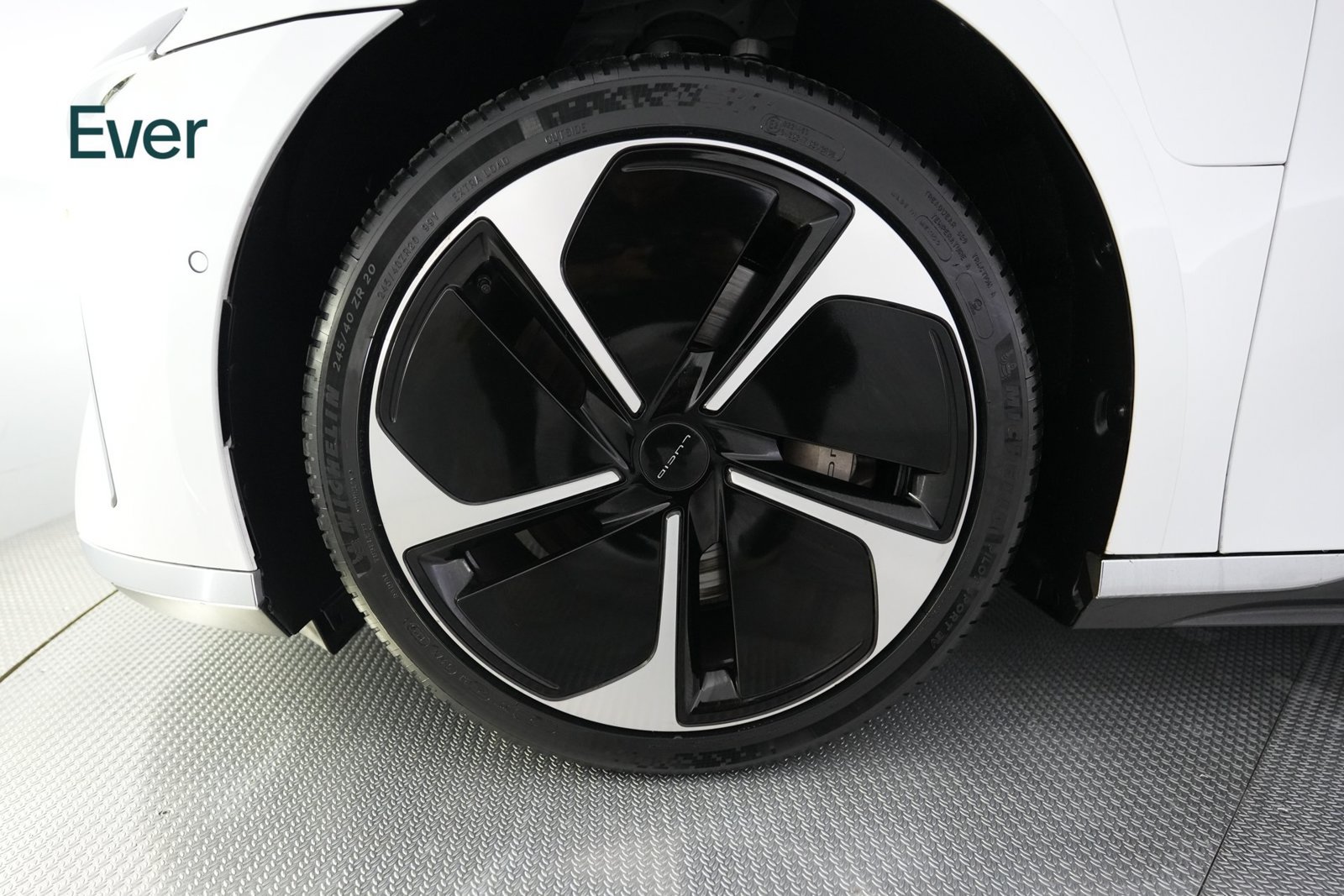 Used 2024 Lucid Air Touring AWD/4WD image 19
