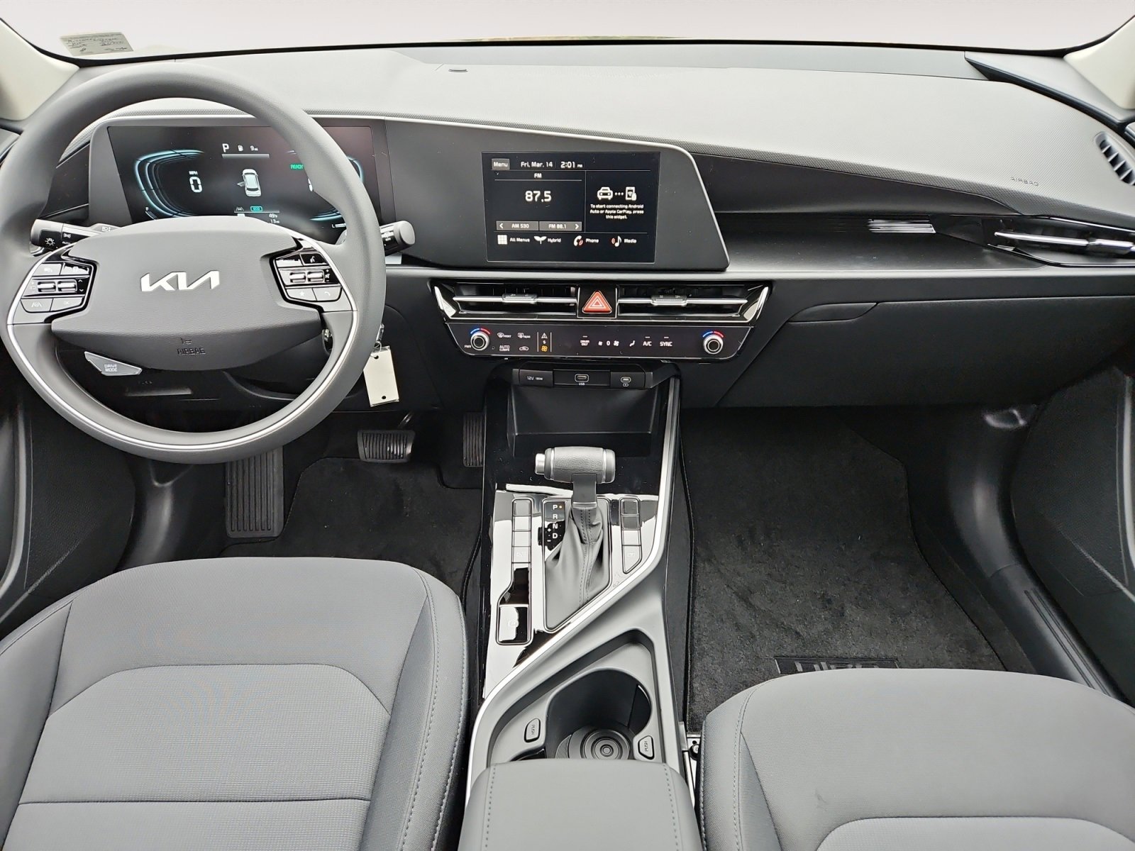 Used 2025 Kia Niro LX image 10