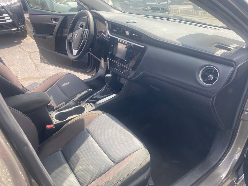 Used 2019 Toyota Corolla LE FWD image 74
