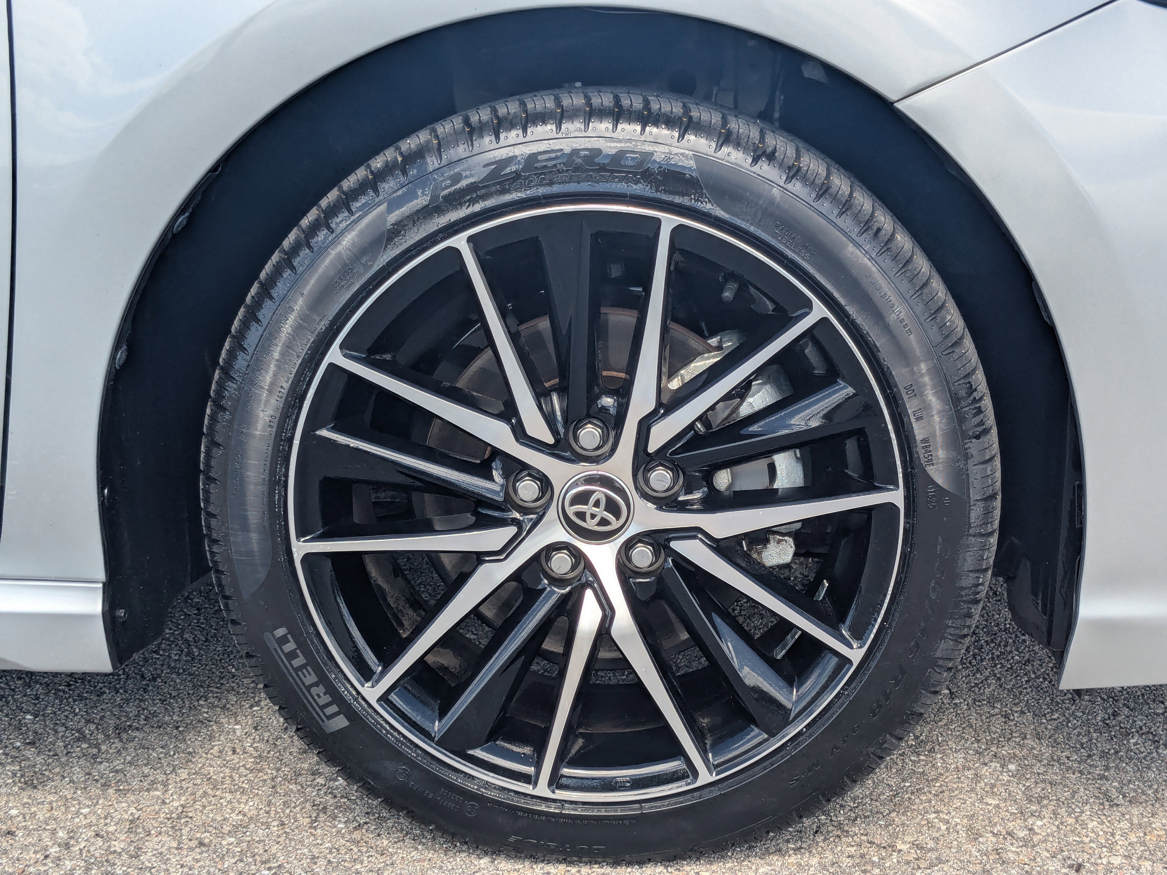 Used 2024 Toyota Camry SE FWD image 11