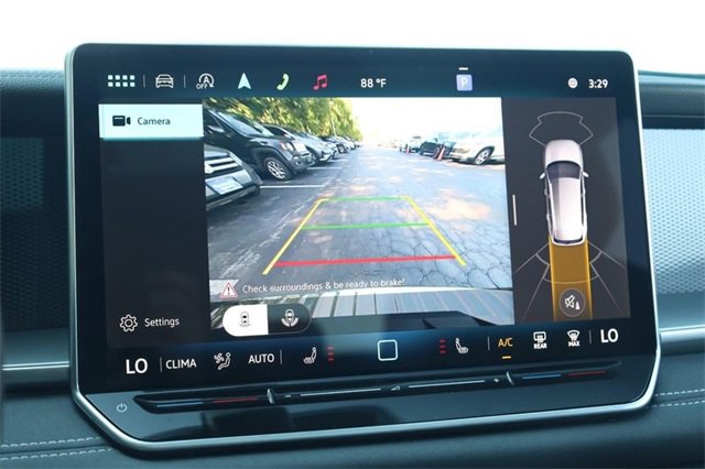 New 2025 Volkswagen Tiguan SE image 14