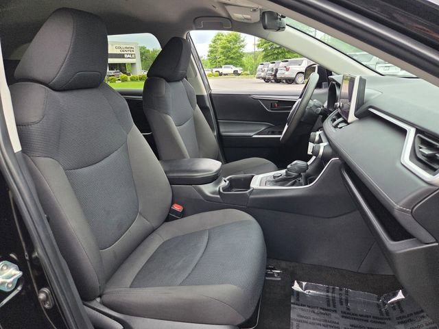 Used 2023 Toyota RAV4 LE AWD/4WD image 17