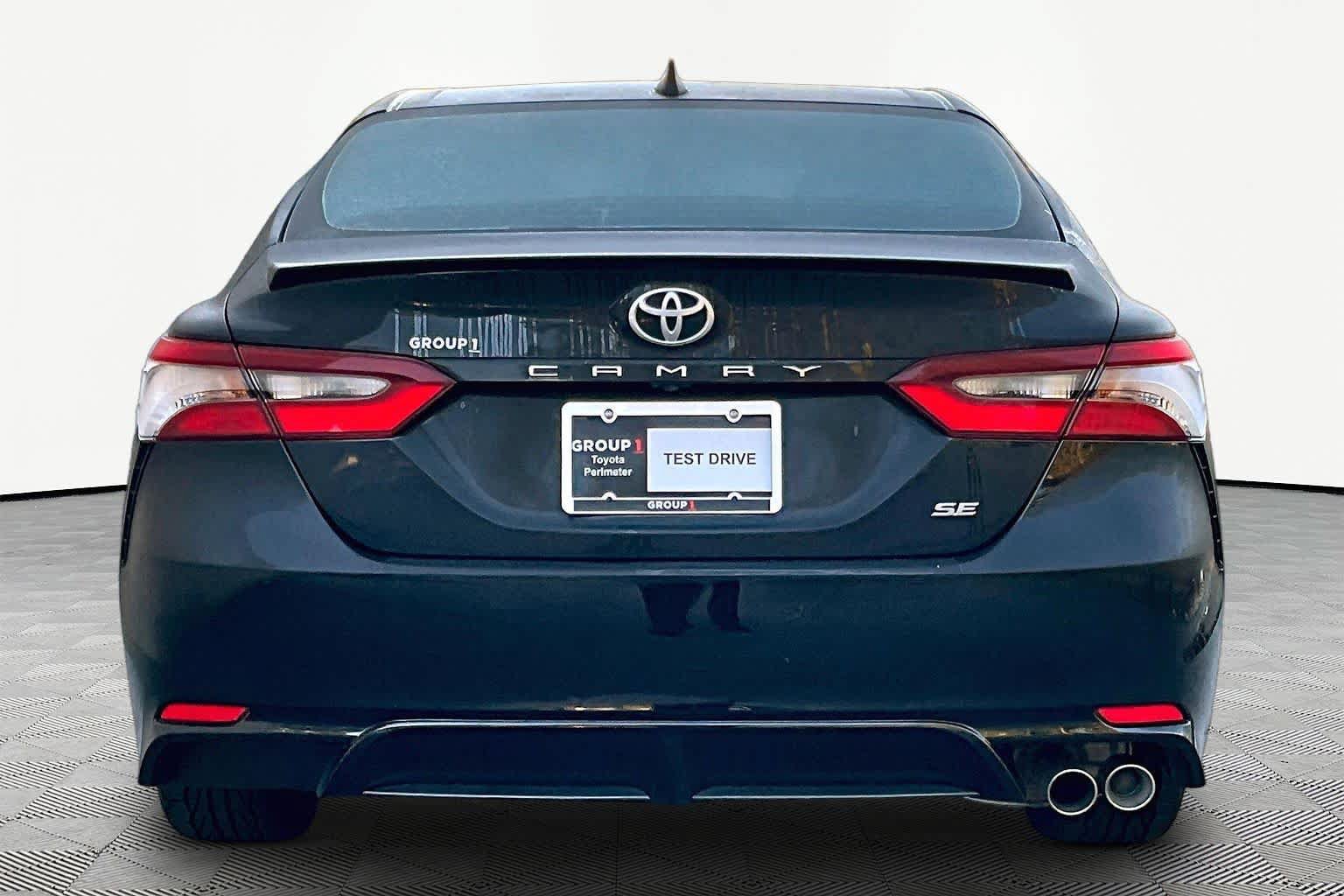 Used 2023 Toyota Camry SE w/ Convenience Package FWD image 5