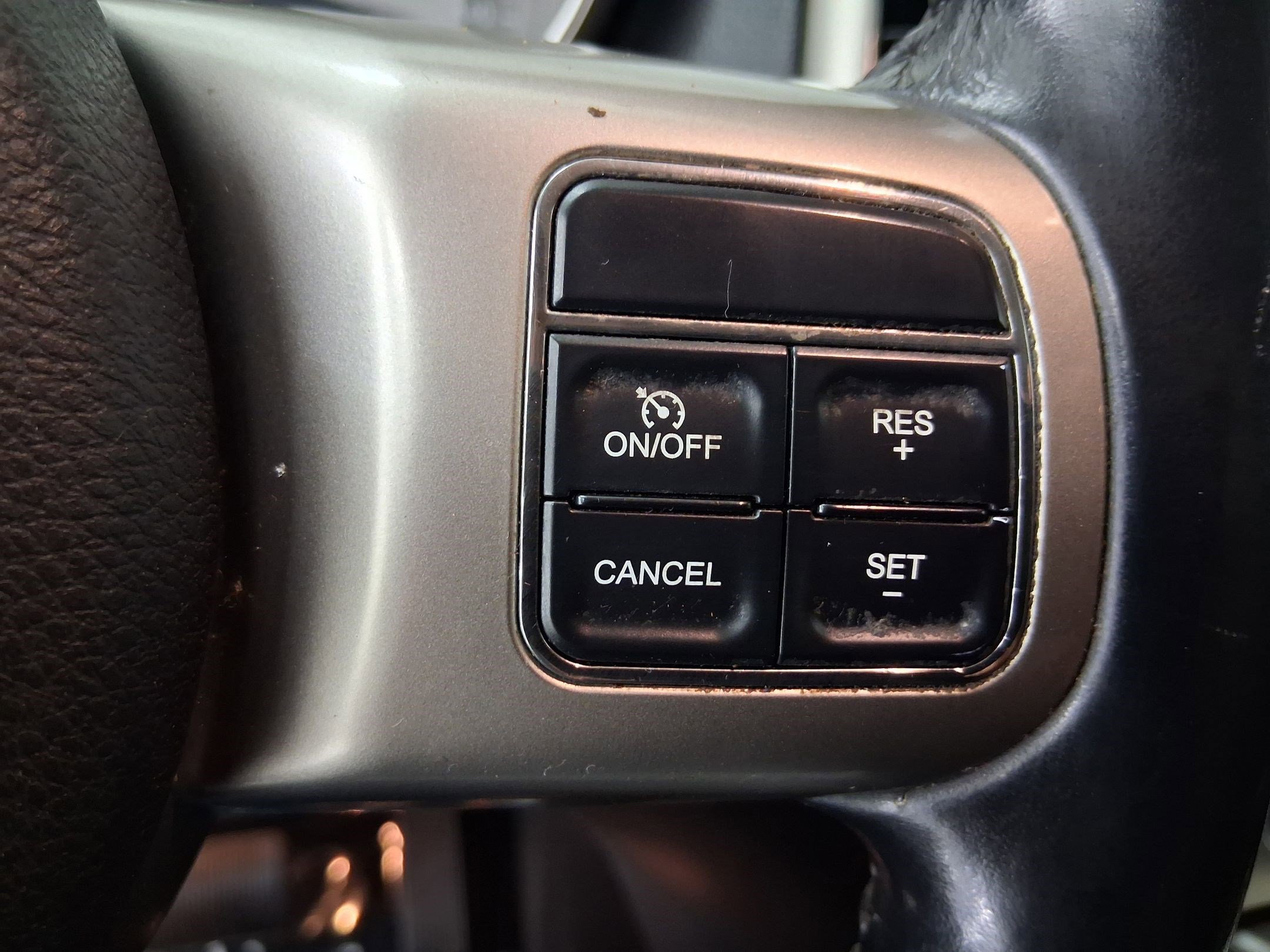 Used 2011 Jeep Grand Cherokee Limited RWD image 24