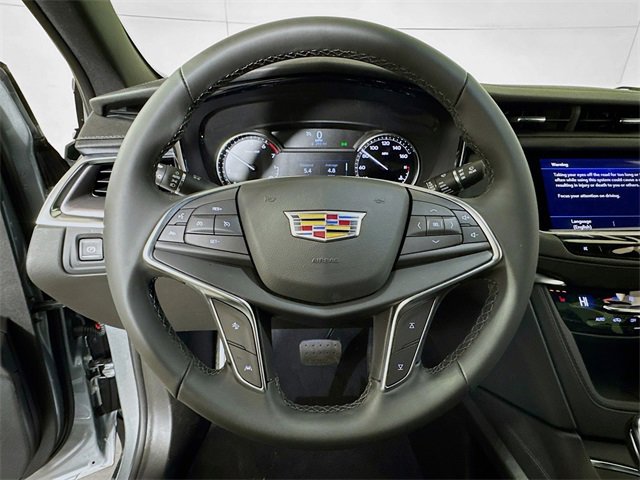 New 2025 Cadillac XT5 Luxury image 6