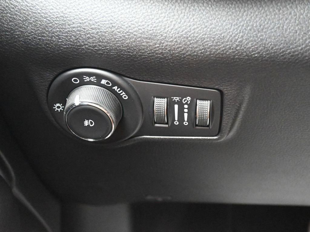 Used 2023 Jeep Compass Trailhawk w/ Trailhawk Elite Group image 23