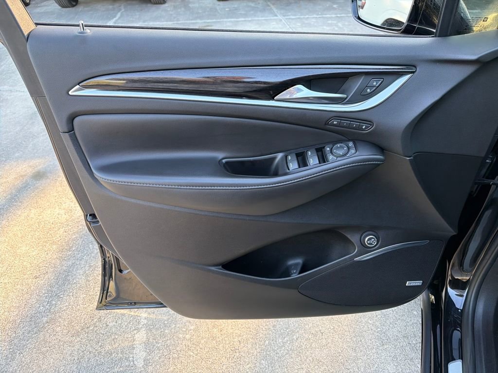 Used 2020 Buick Enclave Avenir w/ Avenir Technology Package image 18