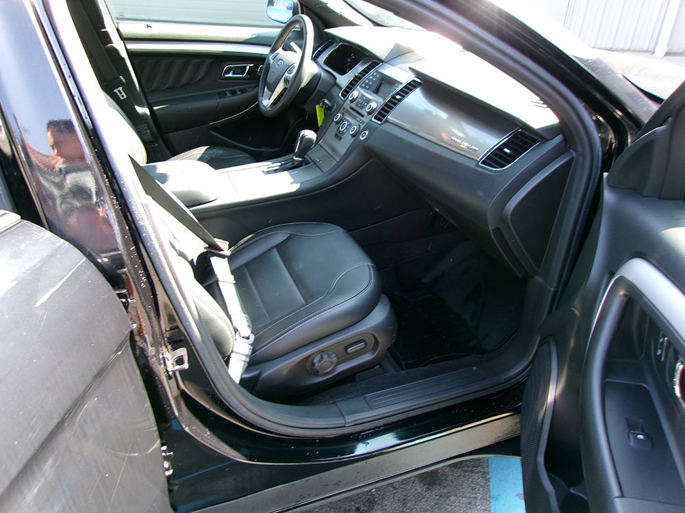 Used 2017 Ford Taurus SEL FWD image 8