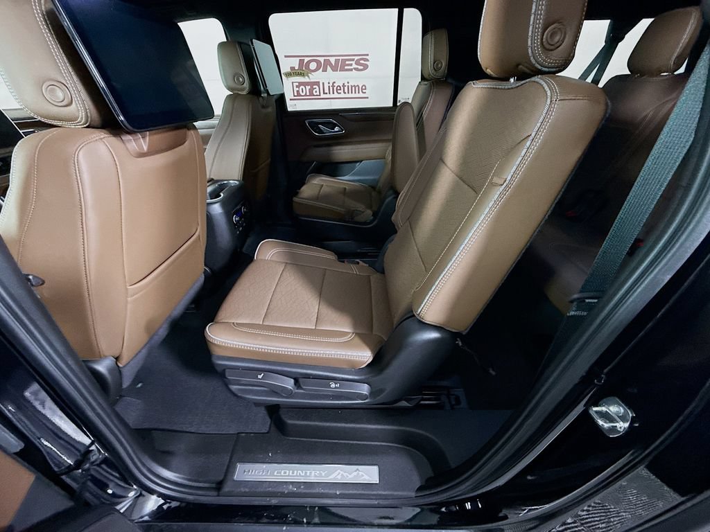 Used 2024 Chevrolet Suburban High Country w/ Advanced Technology Package AWD/4WD image 27