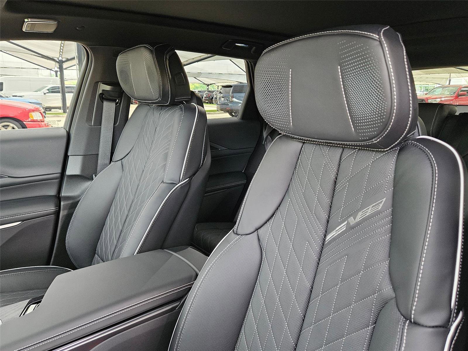 New 2026 Cadillac Lyriq V w/ Exterior Carbon Fiber Package AWD/4WD image 10