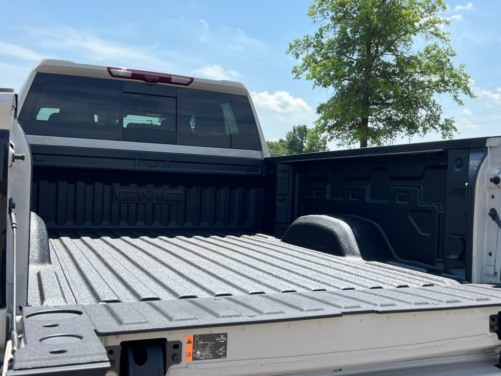 New 2026 GMC Sierra 2500 AT4 w/ AT4 Premium Plus Package AWD/4WD image 8