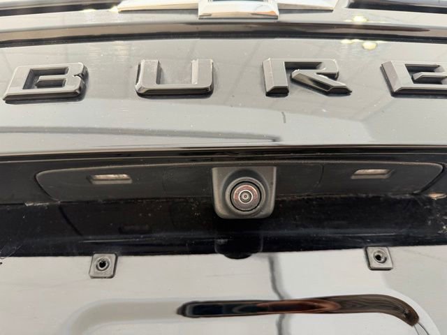 Used 2023 Chevrolet Suburban Z71 w/ Luxury Package AWD/4WD image 9