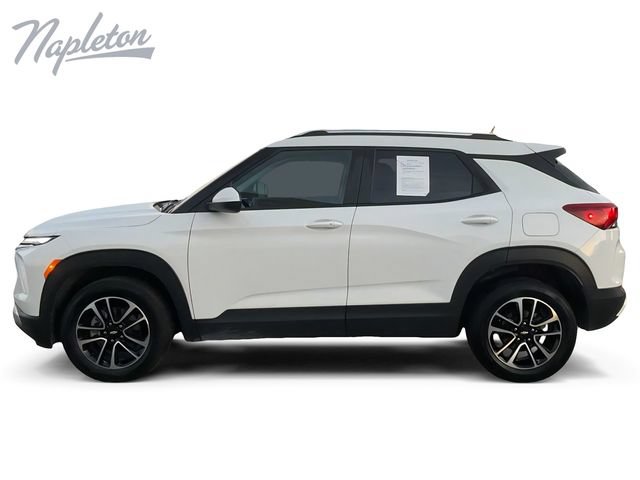 Used 2025 Chevrolet TrailBlazer LT AWD/4WD image 3