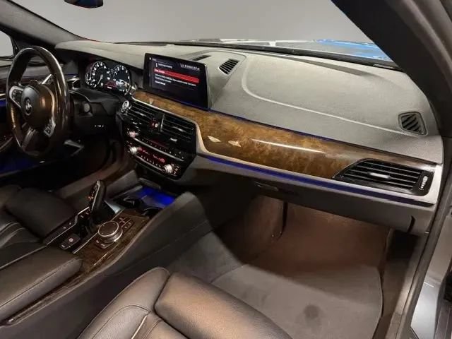 Used 2019 BMW 540i w/ M Sport Package RWD image 16
