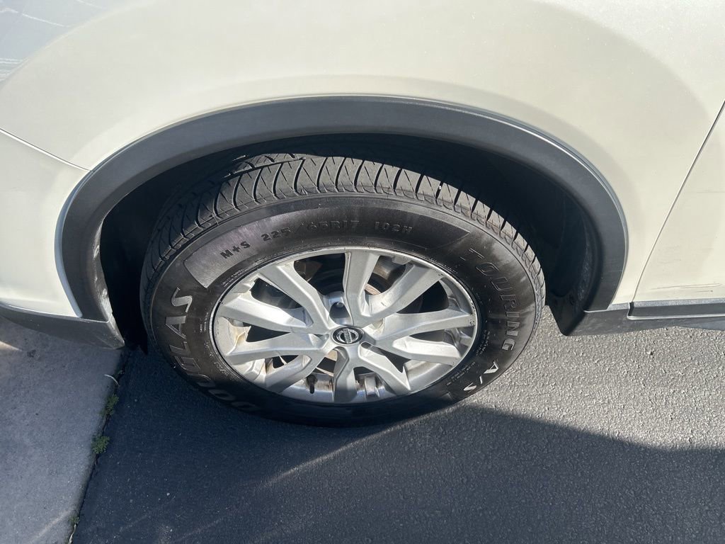 Used 2017 Nissan Rogue SV image 22