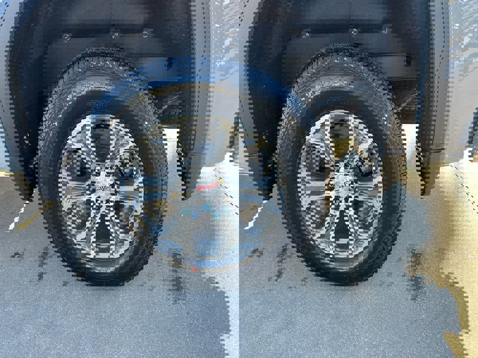 New 2025 GMC Sierra 1500 SLE w/ Preferred Package image 15