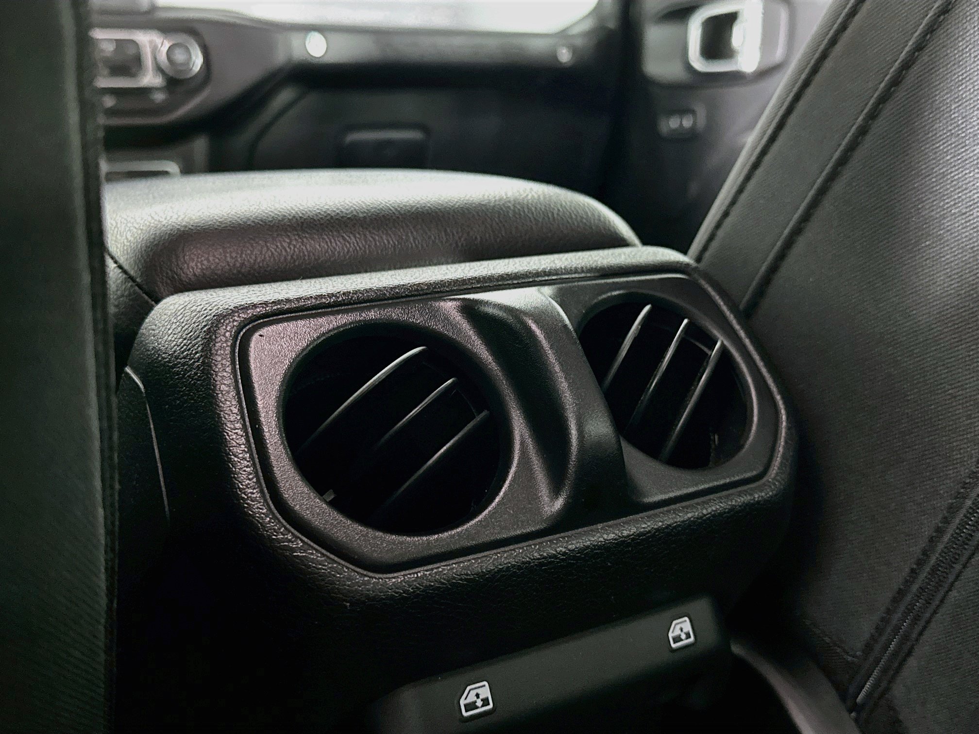 Used 2021 Jeep Wrangler Unlimited Sport AWD/4WD image 25