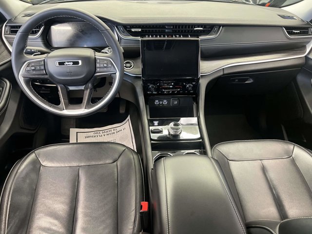 Used 2023 Jeep Grand Cherokee Limited image 11