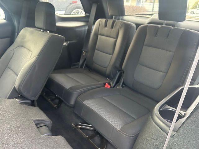 Used 2016 Ford Explorer XLT AWD/4WD image 16