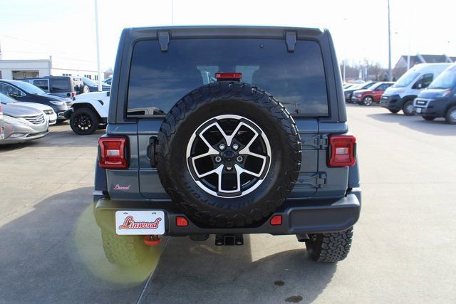 Used 2025 Jeep Wrangler Unlimited Rubicon image 4