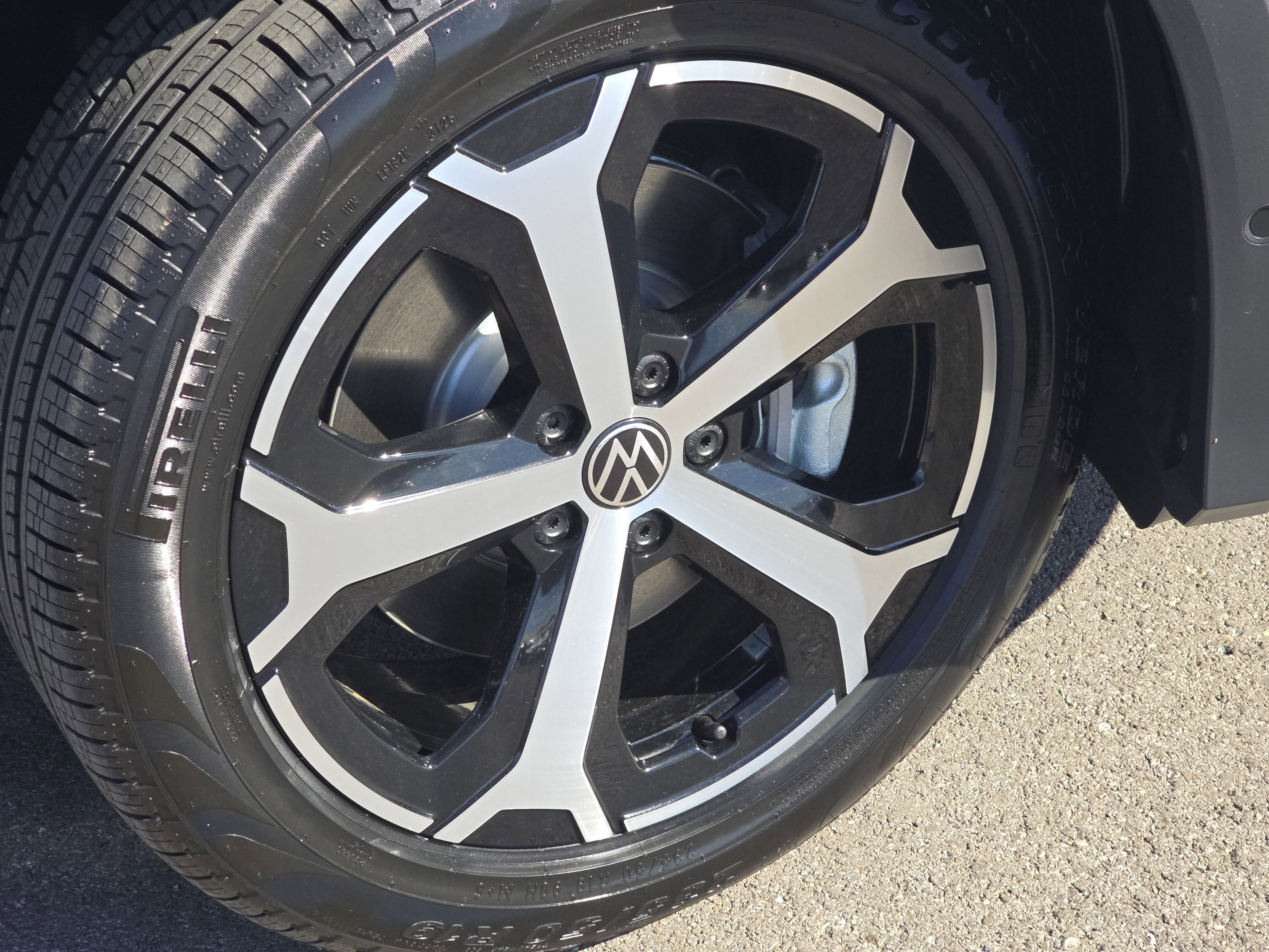 New 2026 Volkswagen Tiguan SE image 14