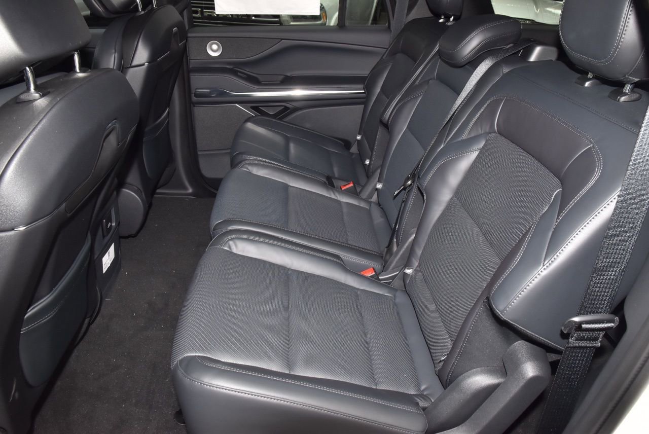 New 2026 Lincoln Navigator L Reserve w/ Jet Appearance Package AWD/4WD image 14