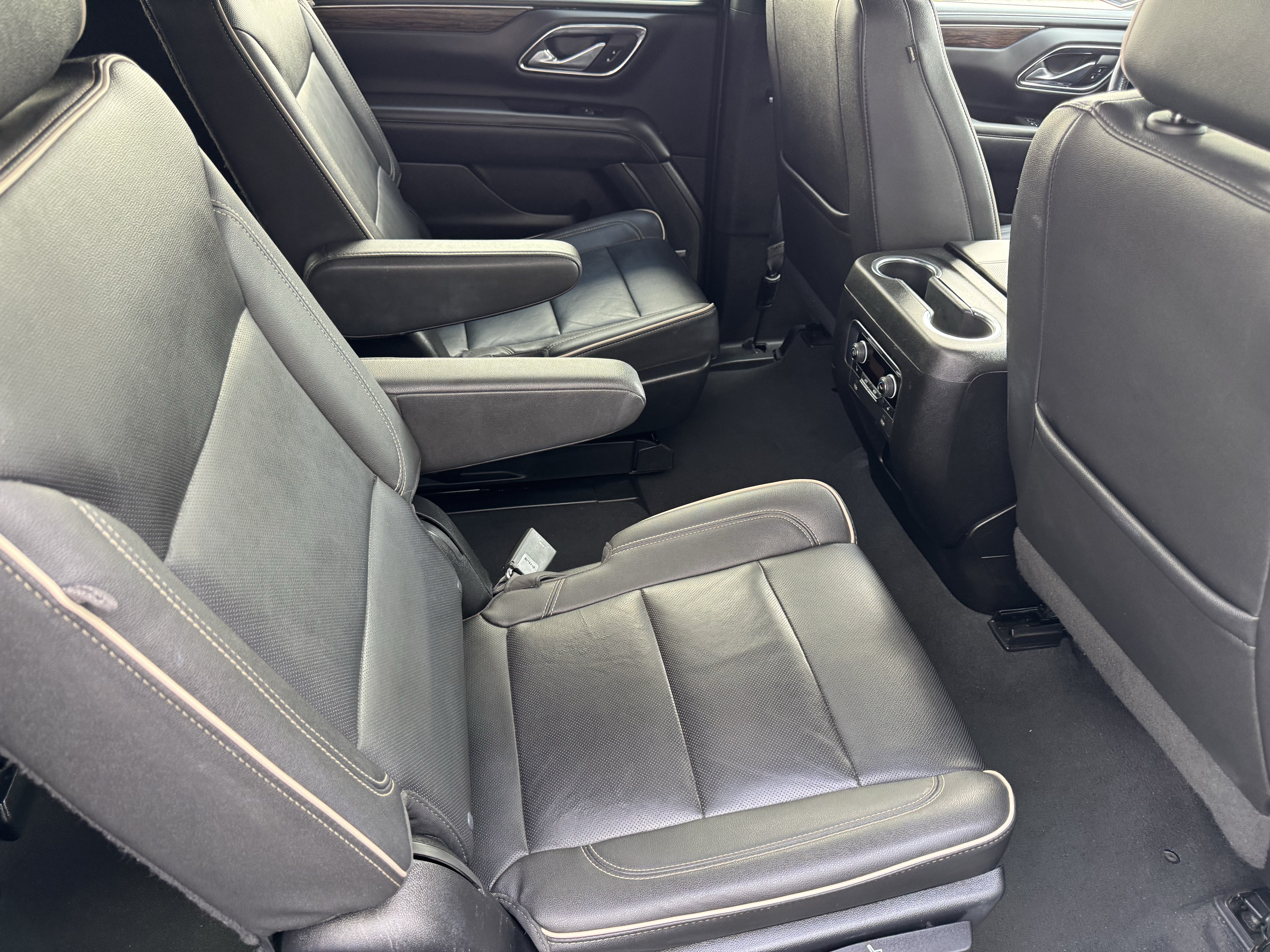 Certified 2023 Chevrolet Suburban Premier RWD image 21