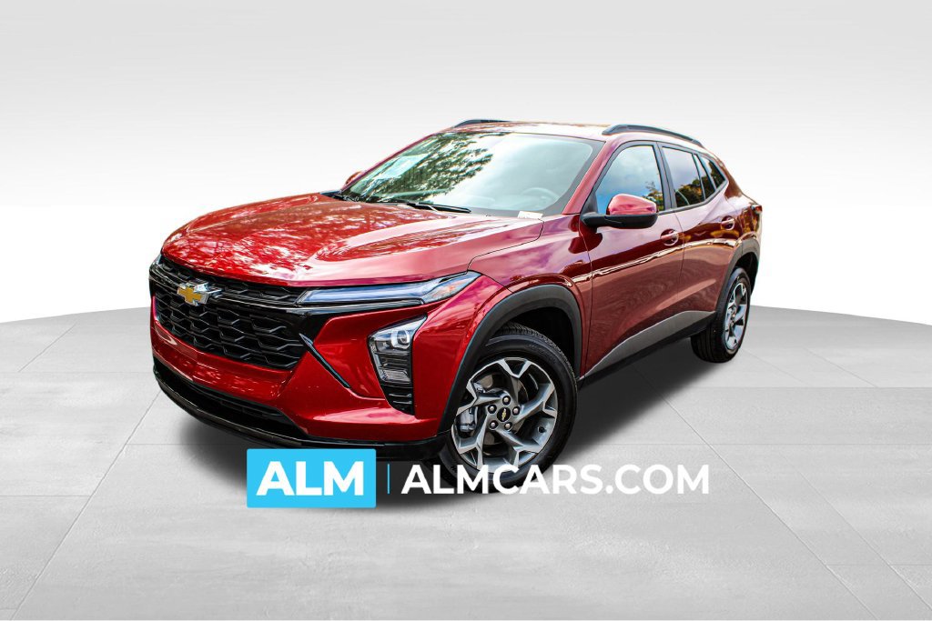 Used 2025 Chevrolet Trax LT FWD image 1