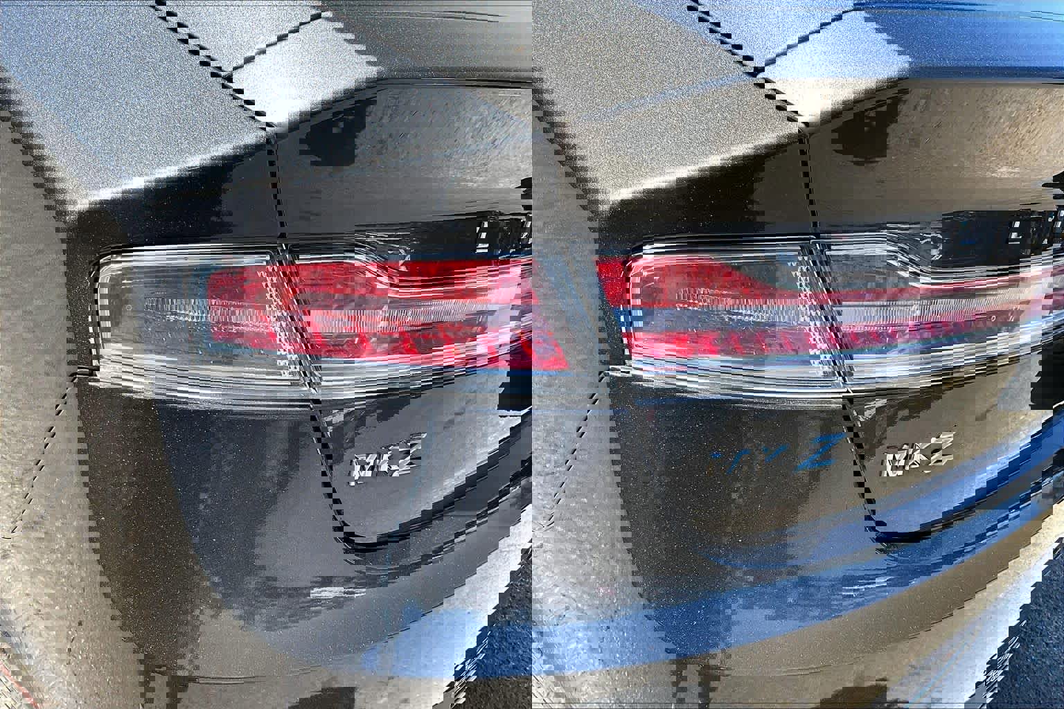 Used 2017 Lincoln MKZ Reserve image 28