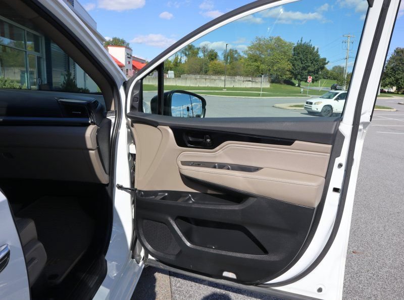 Used 2021 Honda Odyssey Touring image 23