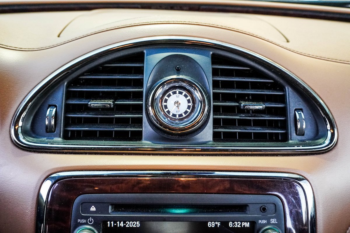 Used 2015 Buick Enclave Premium image 30