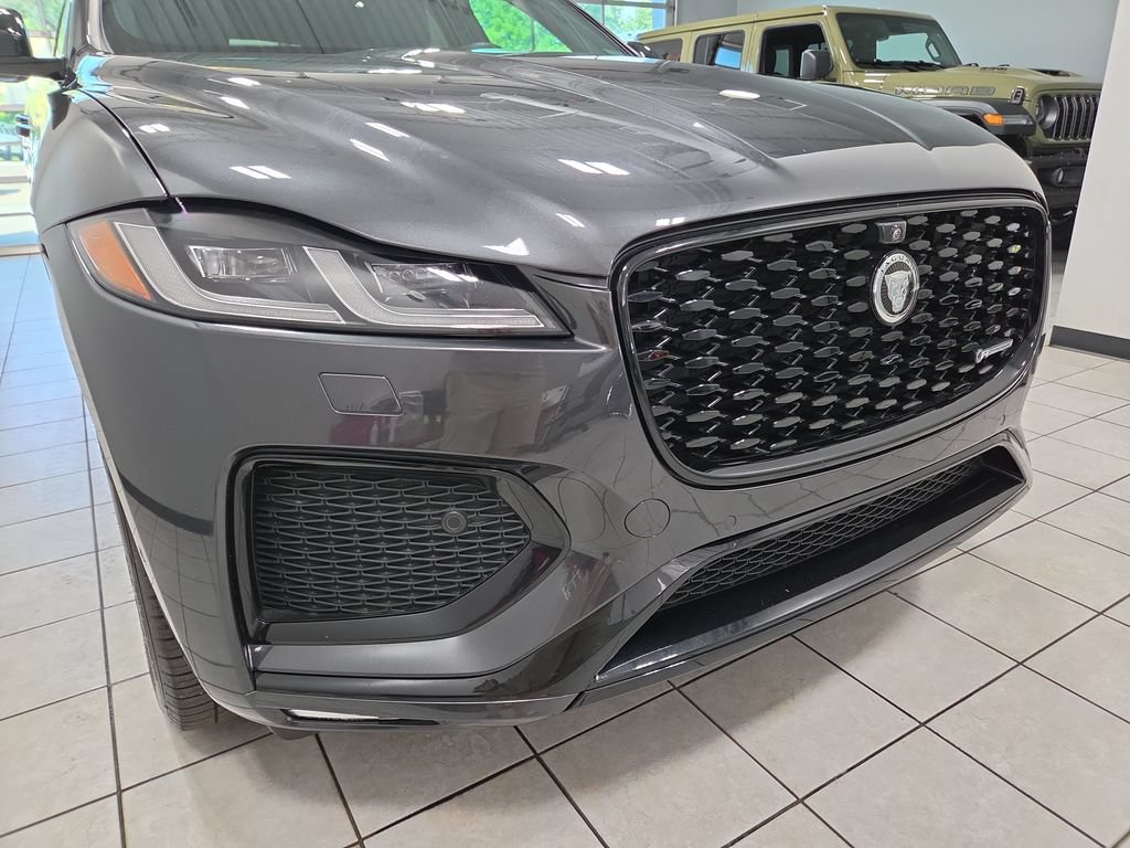 Used 2025 Jaguar F-PACE R-Dynamic S AWD/4WD image 20