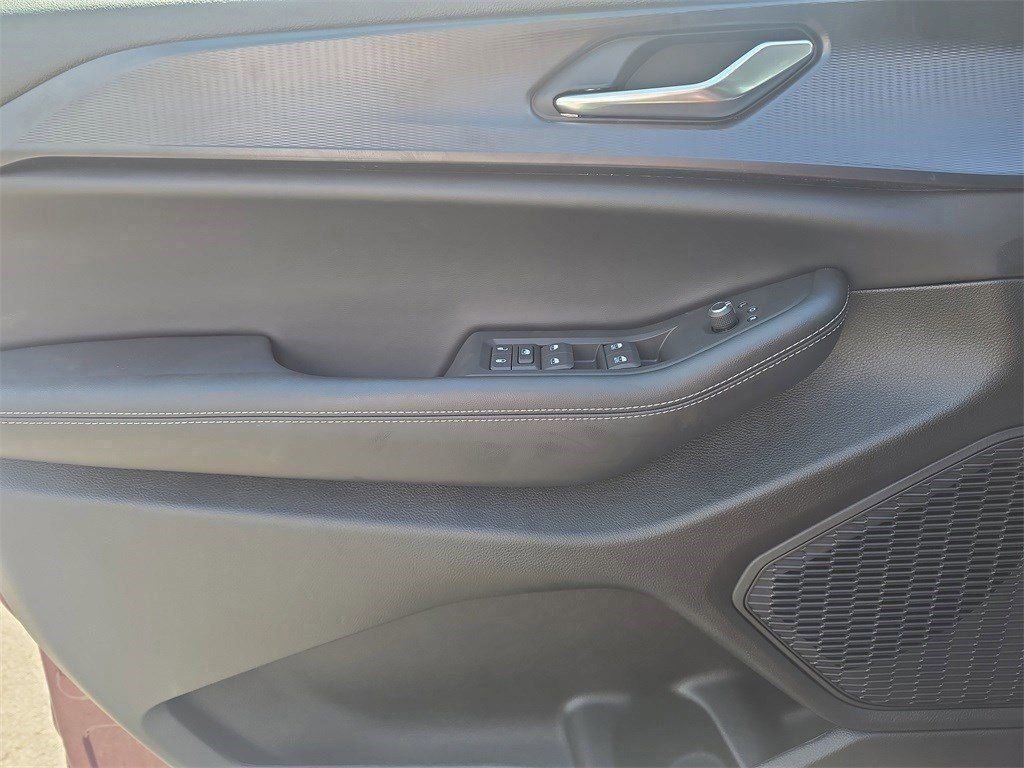 New 2025 Jeep Grand Cherokee L Altitude image 12