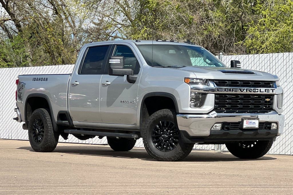 Used 2022 Chevrolet Silverado 2500 LT w/ Convenience Package image 2