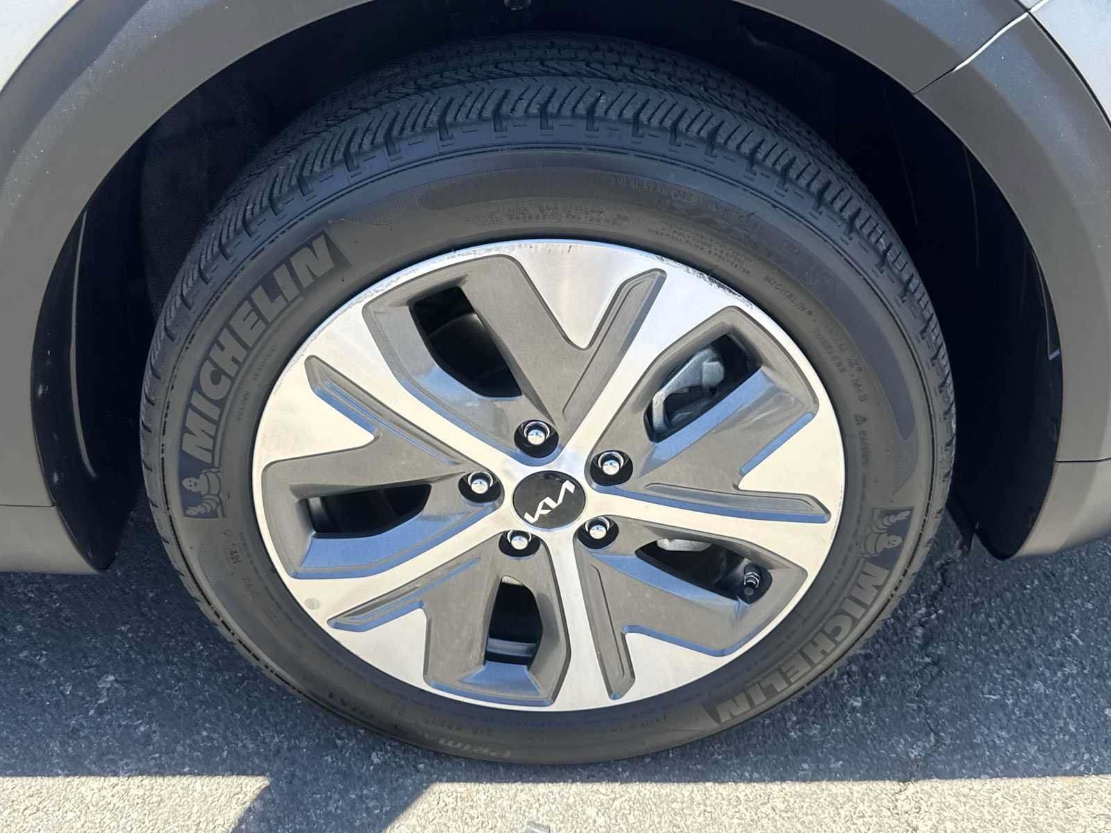 Used 2022 Kia Niro EX FWD image 12