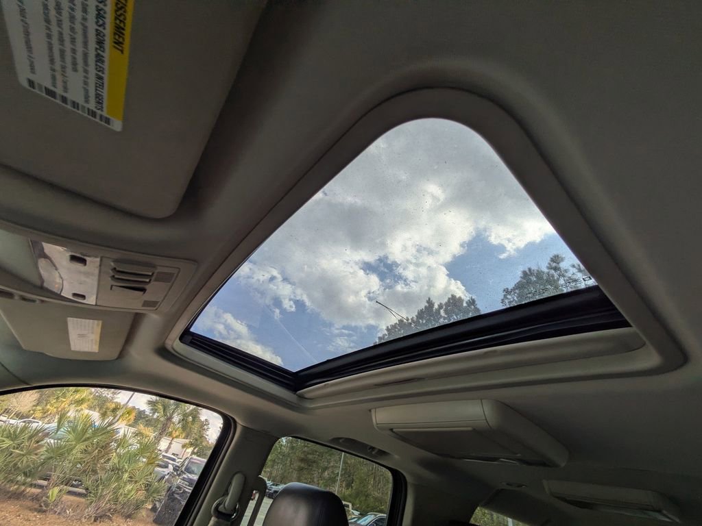 Used 2014 Chevrolet Suburban LTZ image 31