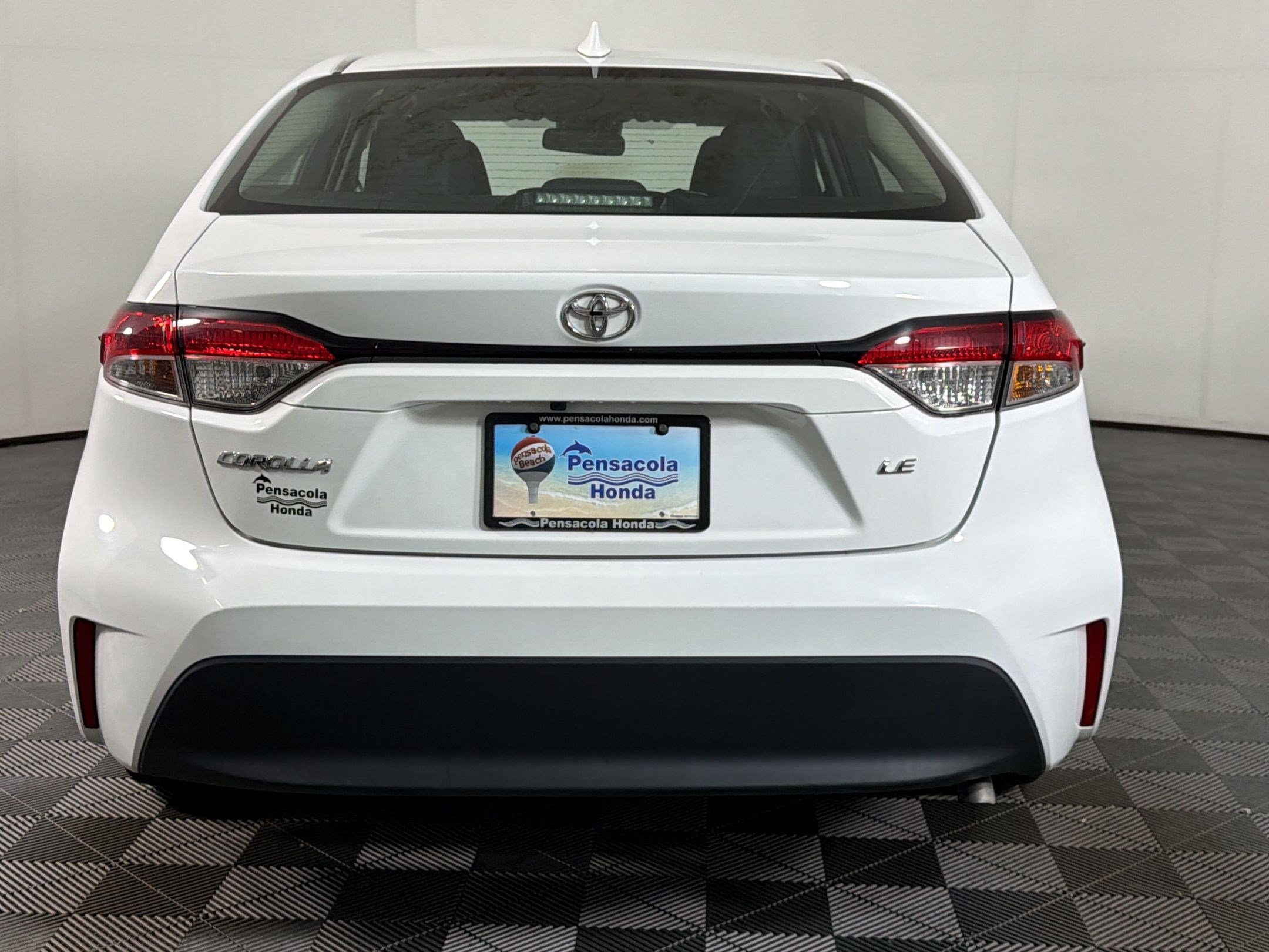 Used 2024 Toyota Corolla LE FWD image 8