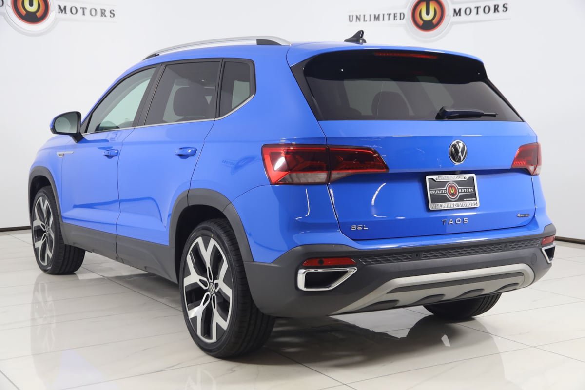 Used 2022 Volkswagen Taos SEL w/ Panoramic Sunroof Package AWD/4WD image 4