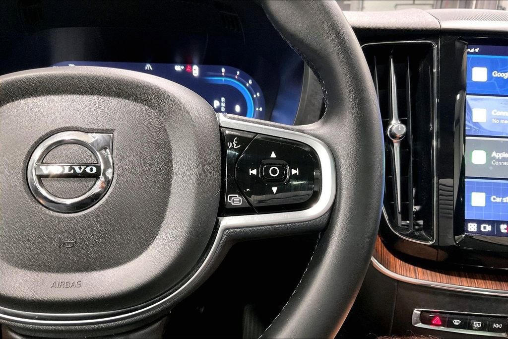 Certified 2023 Volvo XC60 B5 Plus w/ Climate Package AWD/4WD image 12