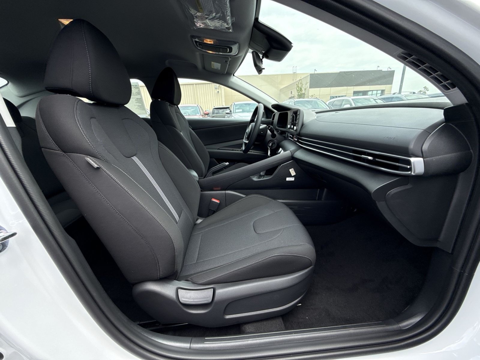 New 2026 Hyundai Elantra SE FWD image 27