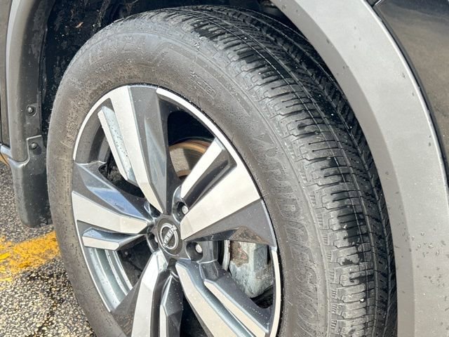 Used 2023 Nissan Rogue SL AWD/4WD image 16
