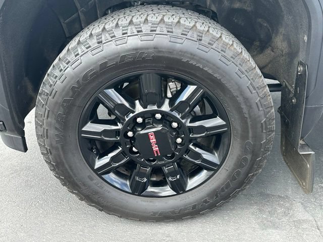 Certified 2025 GMC Sierra 3500 AT4 w/ Technology Package AWD/4WD image 15