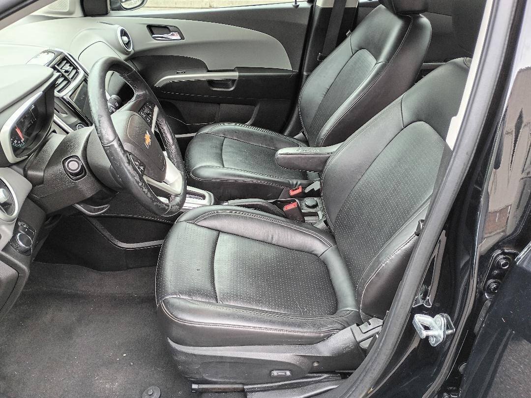 Used 2018 Chevrolet Sonic Premier FWD image 15