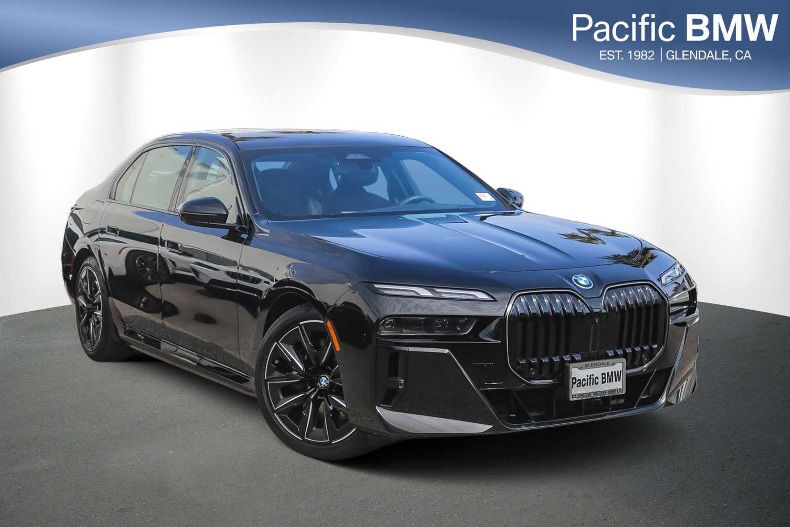 Used 2025 BMW i7 eDrive50 w/ M Sport Package image 1